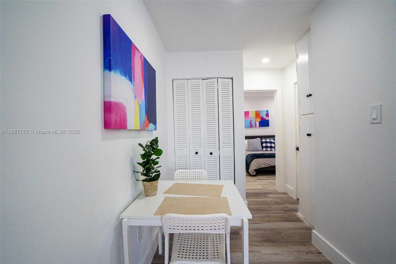 Small Image of 444 PONCE DE LEON BLVD, Coral Gables Number 18