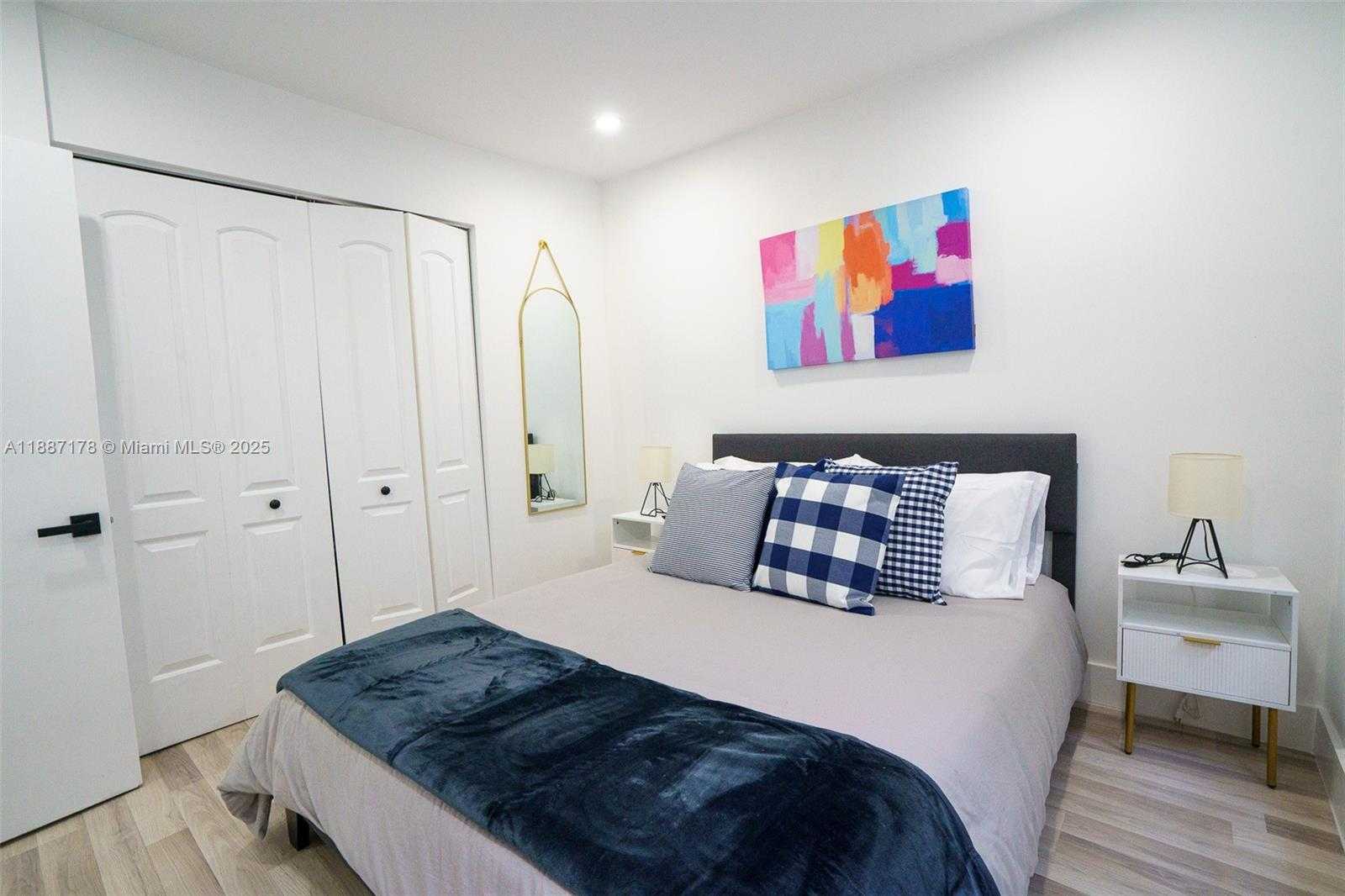 Small Image of 444 PONCE DE LEON BLVD, Coral Gables Number 21