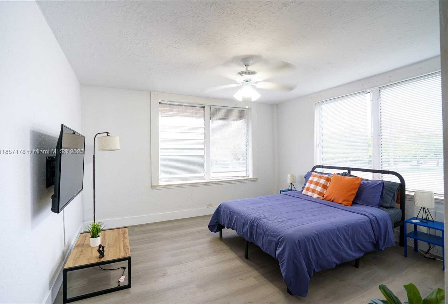 Small Image of 444 PONCE DE LEON BLVD, Coral Gables Number 24