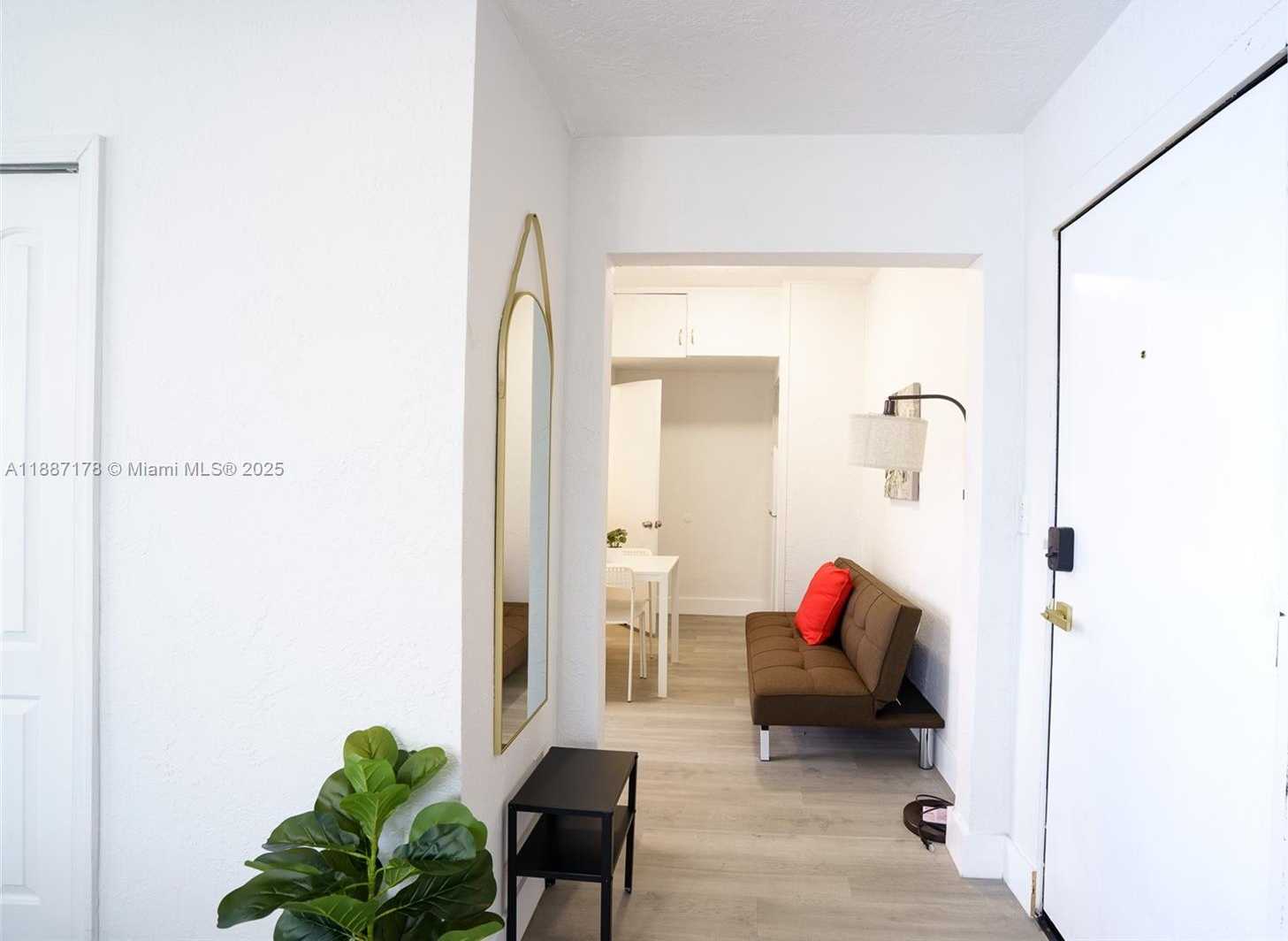 Small Image of 444 PONCE DE LEON BLVD, Coral Gables Number 27