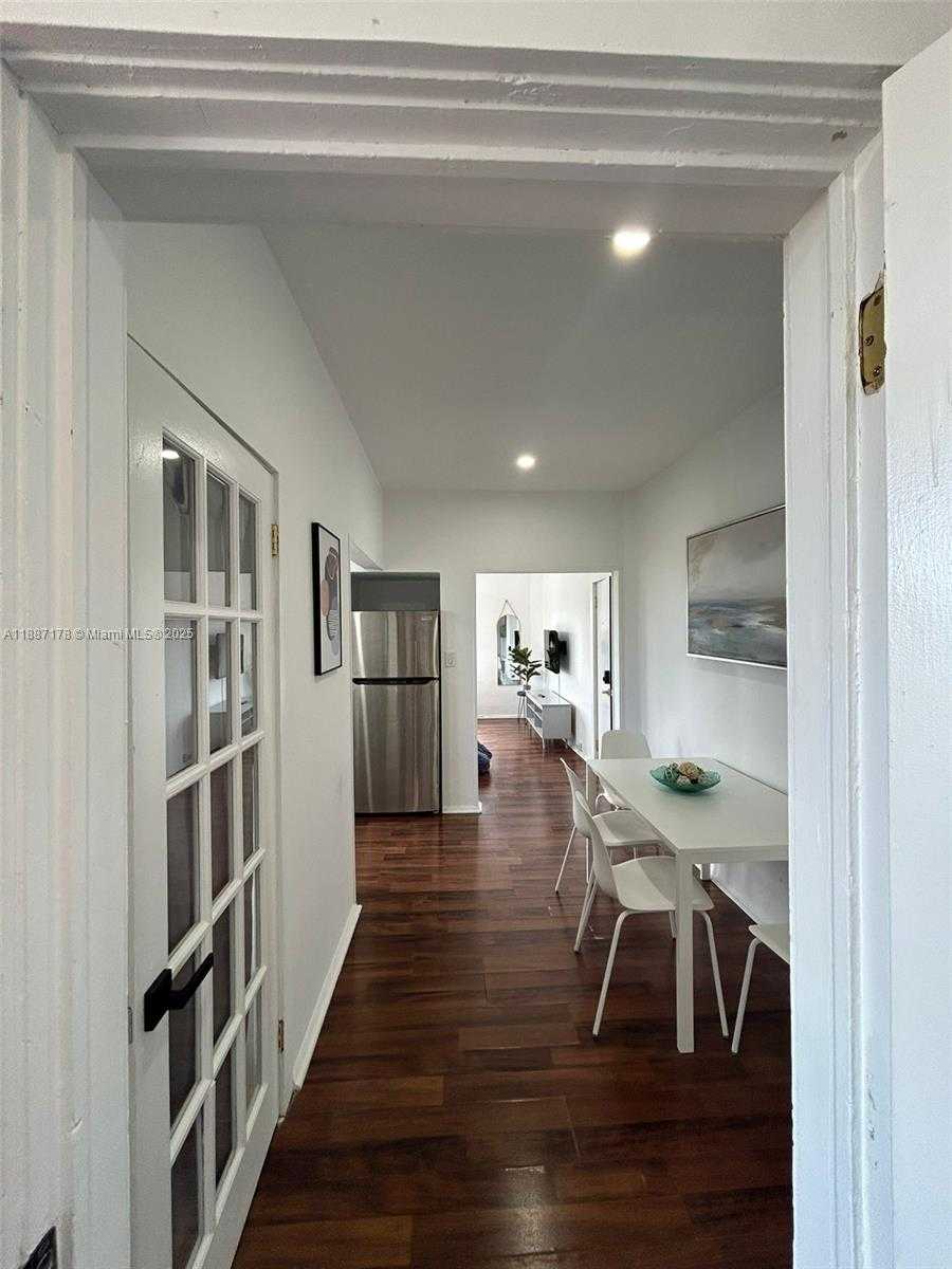 Small Image of 444 PONCE DE LEON BLVD, Coral Gables Number 45