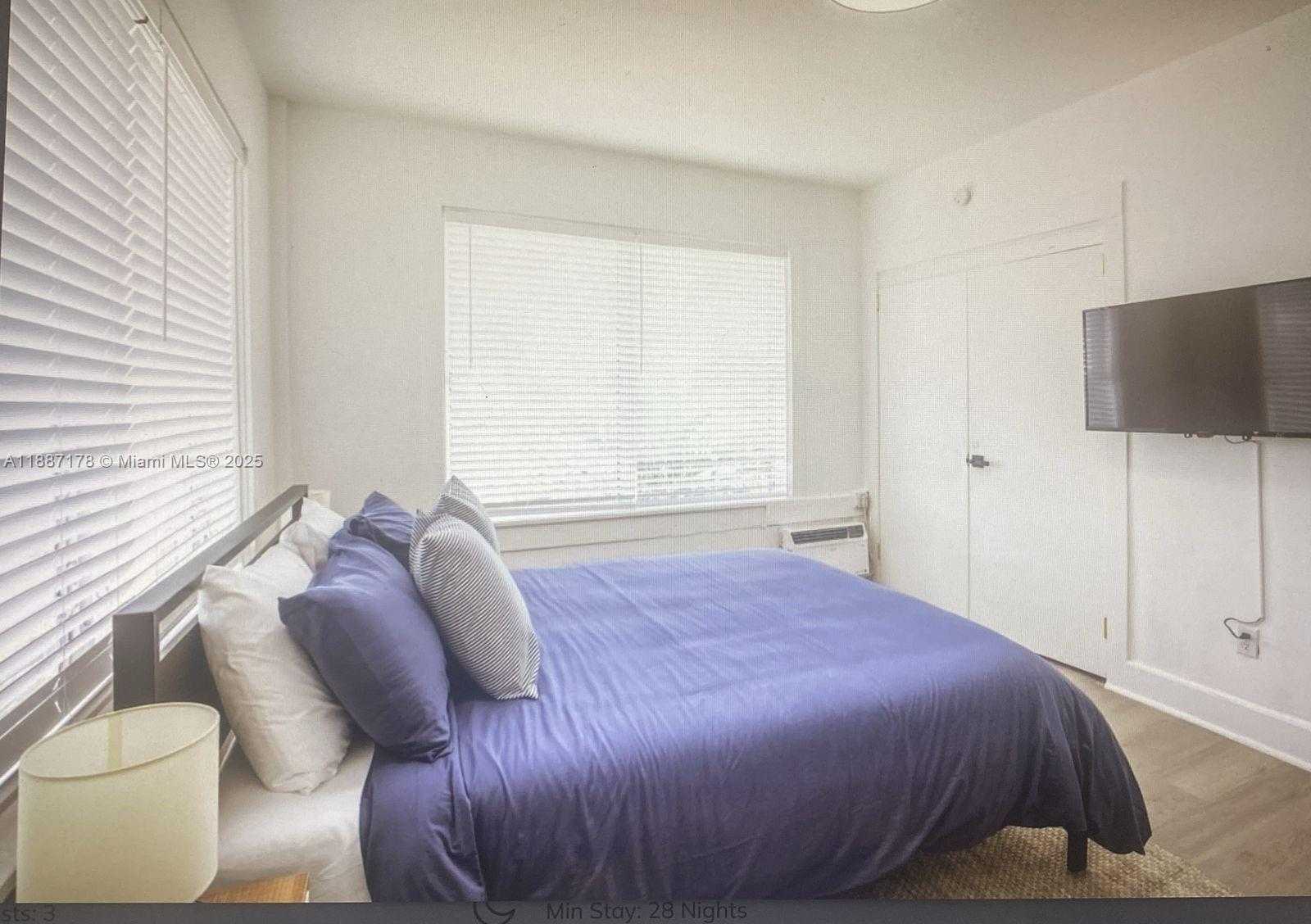 Small Image of 444 PONCE DE LEON BLVD, Coral Gables Number 47