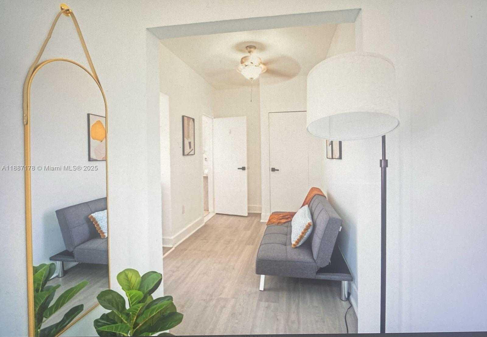 Small Image of 444 PONCE DE LEON BLVD, Coral Gables Number 49