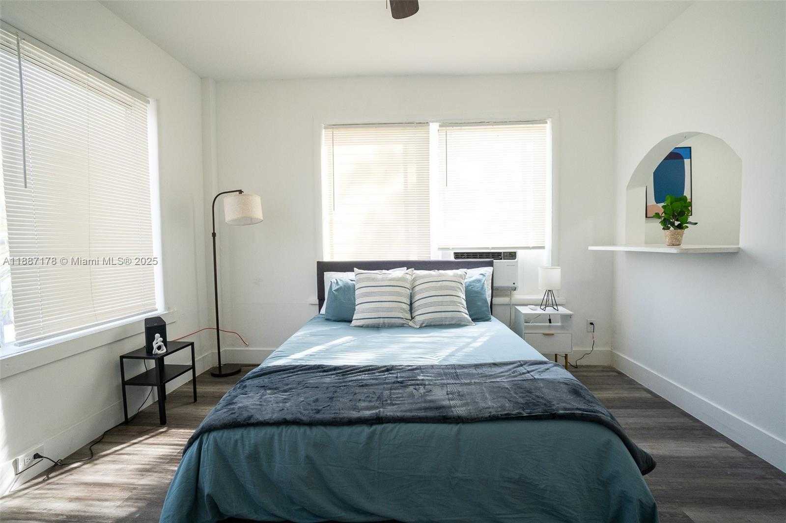 Small Image of 444 PONCE DE LEON BLVD, Coral Gables Number 54