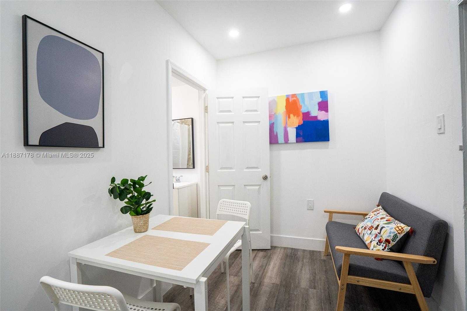 Small Image of 444 PONCE DE LEON BLVD, Coral Gables Number 59