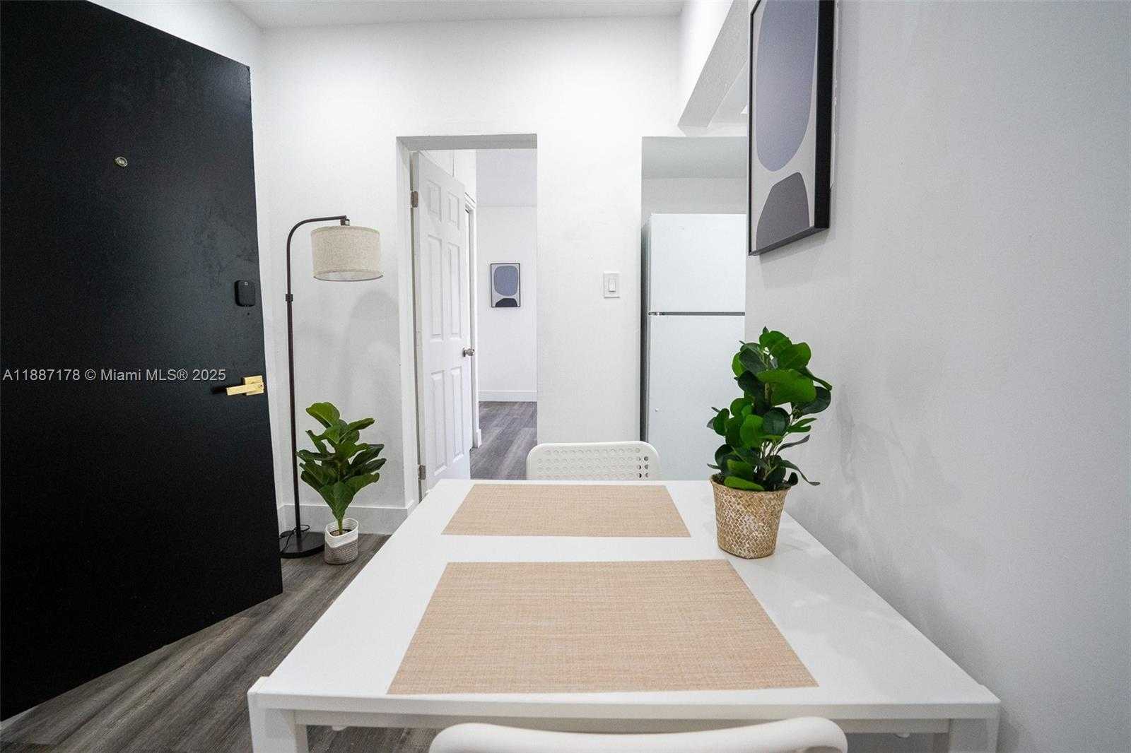 Small Image of 444 PONCE DE LEON BLVD, Coral Gables Number 64