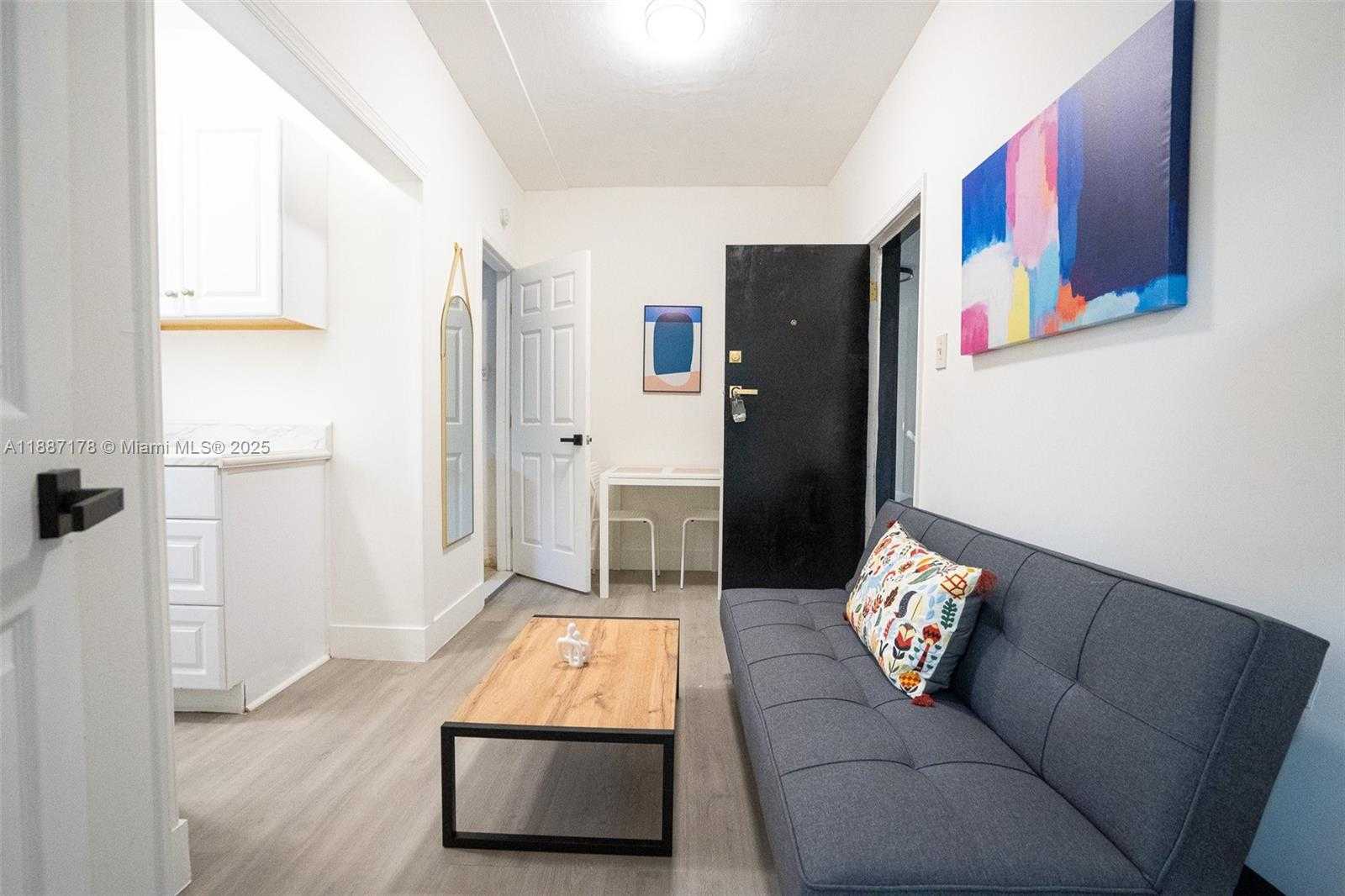 Small Image of 444 PONCE DE LEON BLVD, Coral Gables Number 76