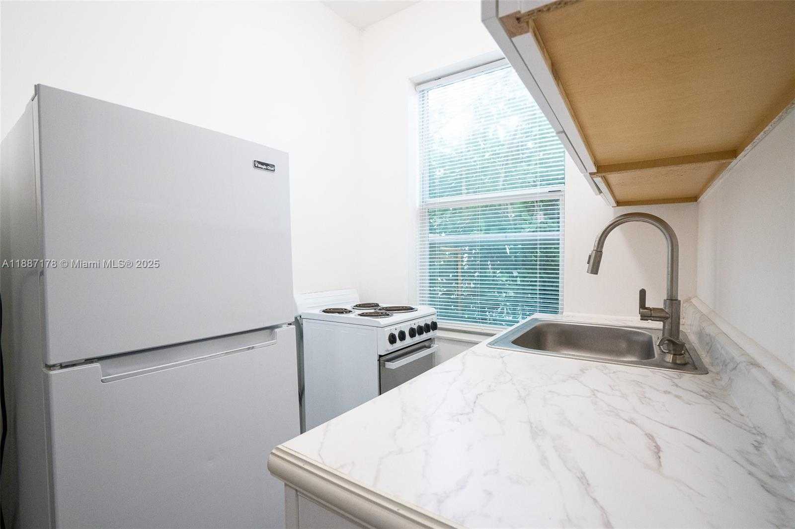 Small Image of 444 PONCE DE LEON BLVD, Coral Gables Number 78