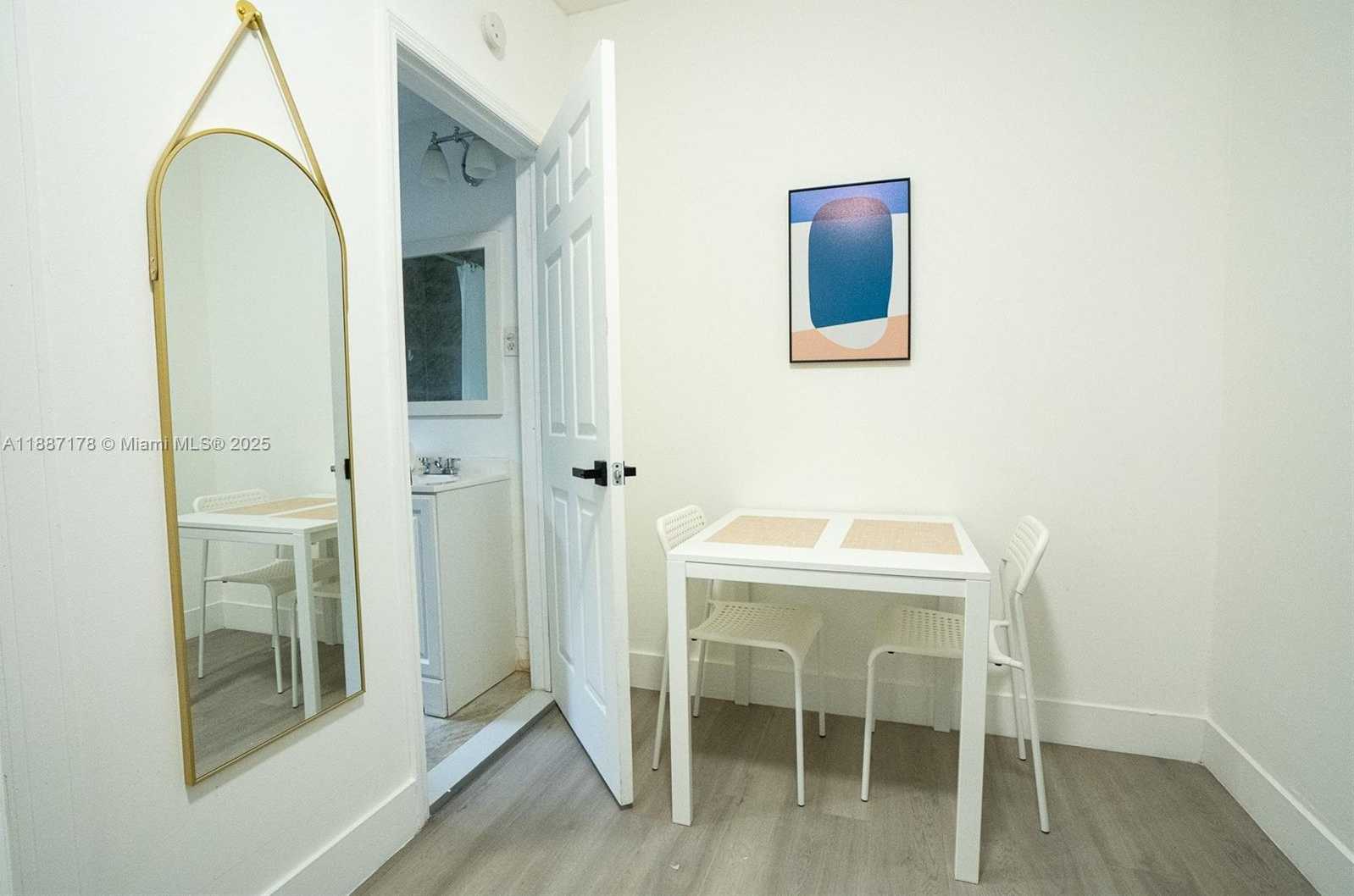 Small Image of 444 PONCE DE LEON BLVD, Coral Gables Number 82