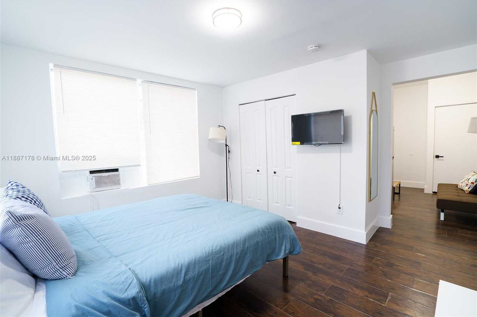 Small Image of 444 PONCE DE LEON BLVD, Coral Gables Number 85