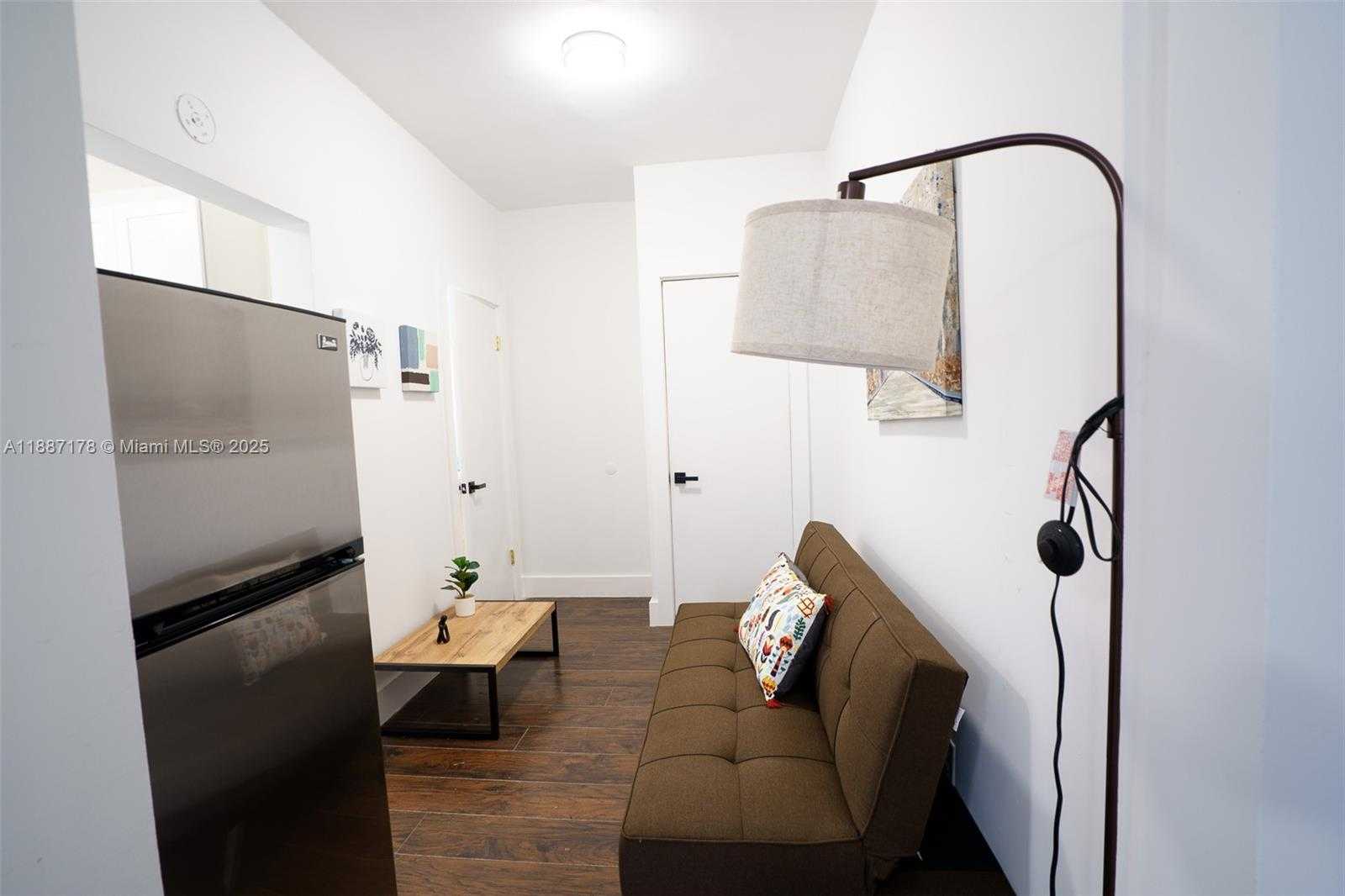 Small Image of 444 PONCE DE LEON BLVD, Coral Gables Number 86