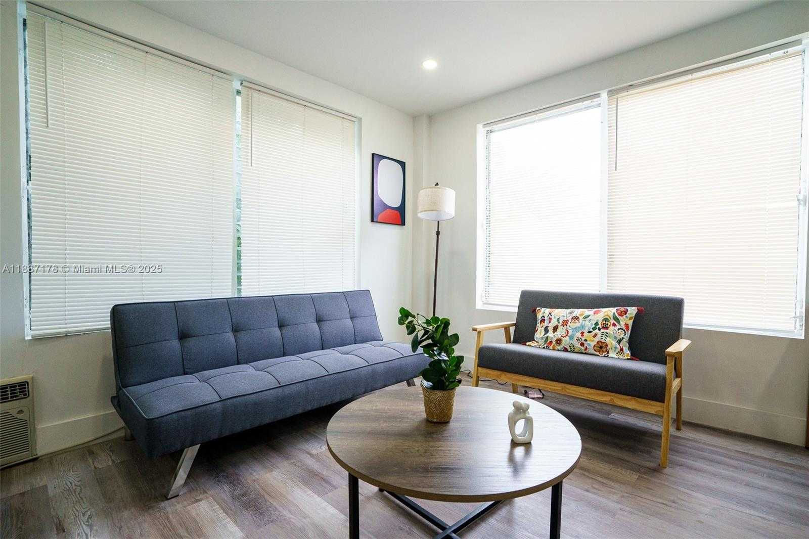 Small Image of 444 PONCE DE LEON BLVD, Coral Gables Number 9