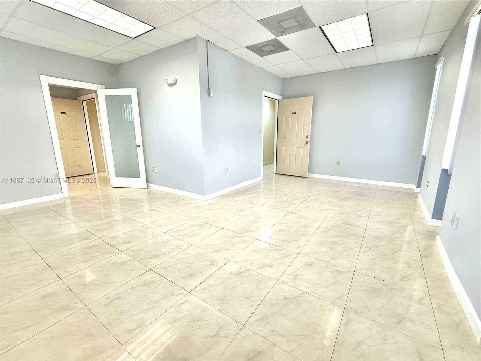 Small Image of 1820 NORTH EAST 163RD ST, North Miami Beach Number 2