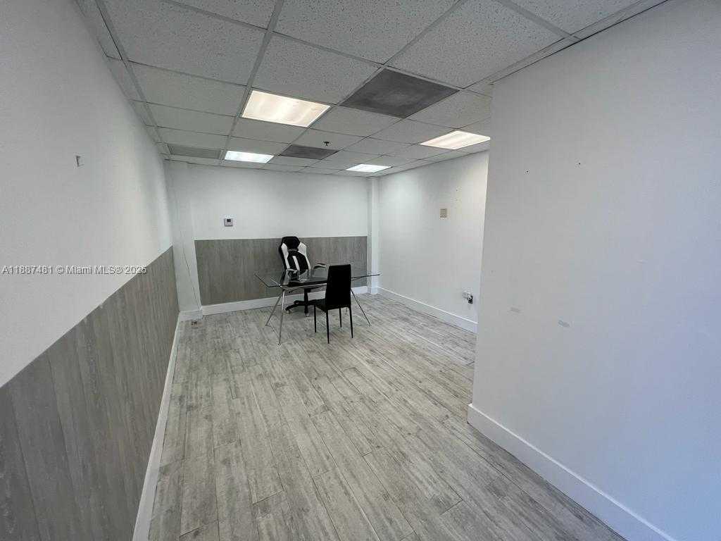Small Image of 10601 NORTH WEST 122ND ST #14, Medley Number 3
