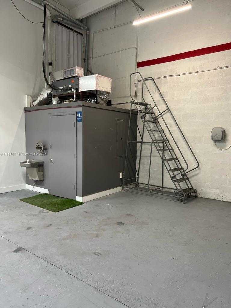 Small Image of 10601 NORTH WEST 122ND ST #14, Medley Number 8