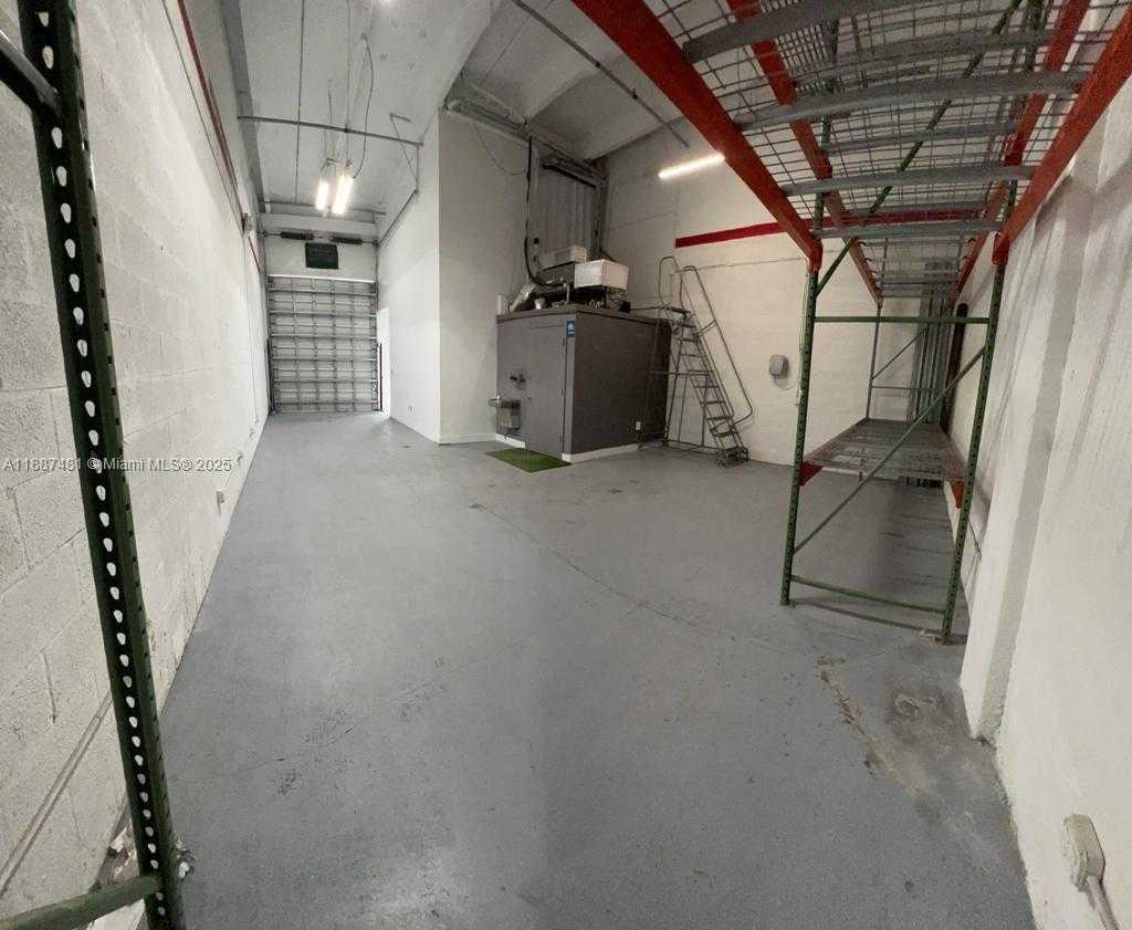 Small Image of 10601 NORTH WEST 122ND ST #14, Medley Number 9
