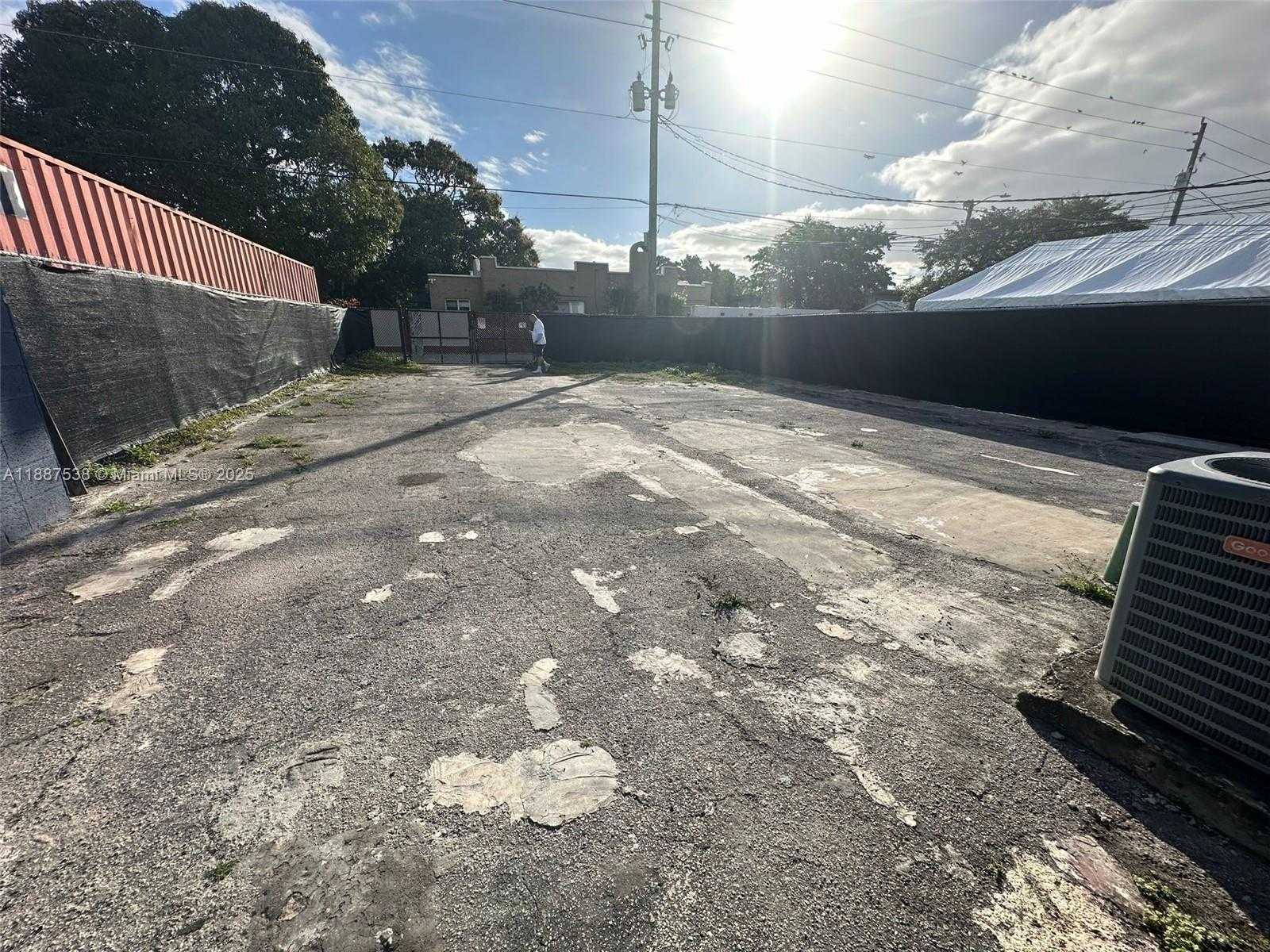 Small Image of 721 SOUTH 21ST AVE, Hollywood Number 16