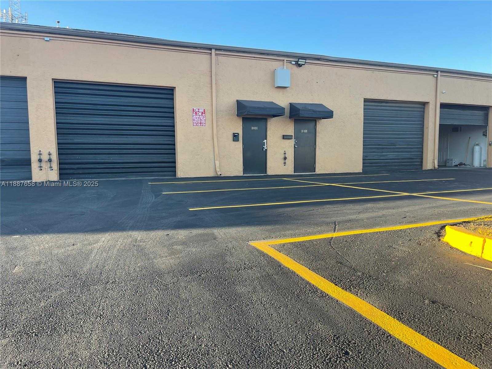 Small Image of 10412 SOUTH WEST 184TH TER, Miami Number 2