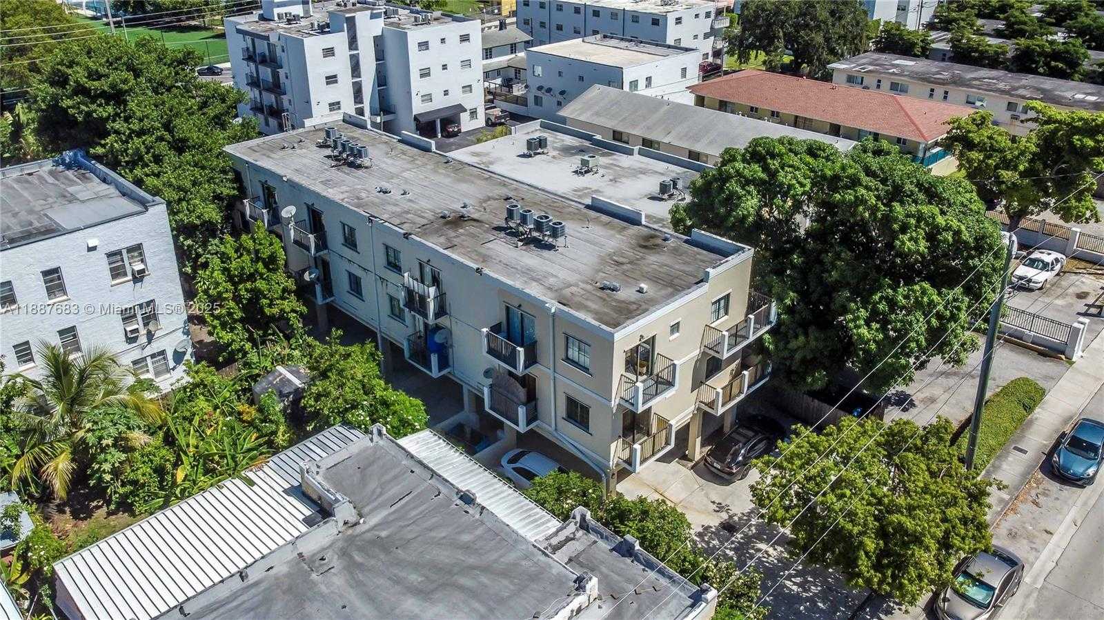 Small Image of 763 SOUTH WEST 5TH ST, Miami Number 10