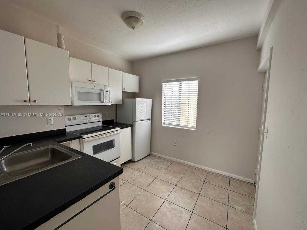 Small Image of 763 SOUTH WEST 5TH ST, Miami Number 21