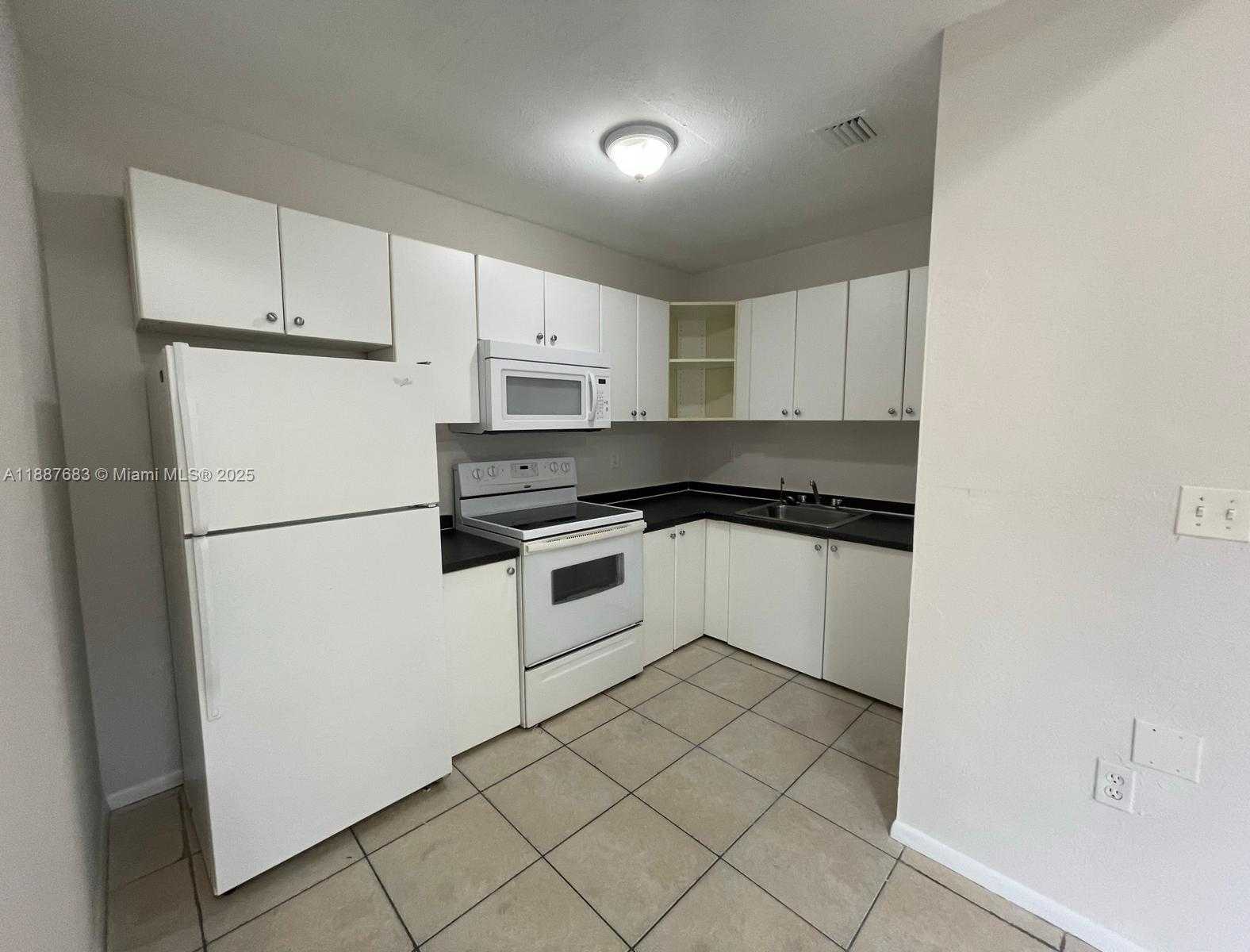 Small Image of 763 SOUTH WEST 5TH ST, Miami Number 25