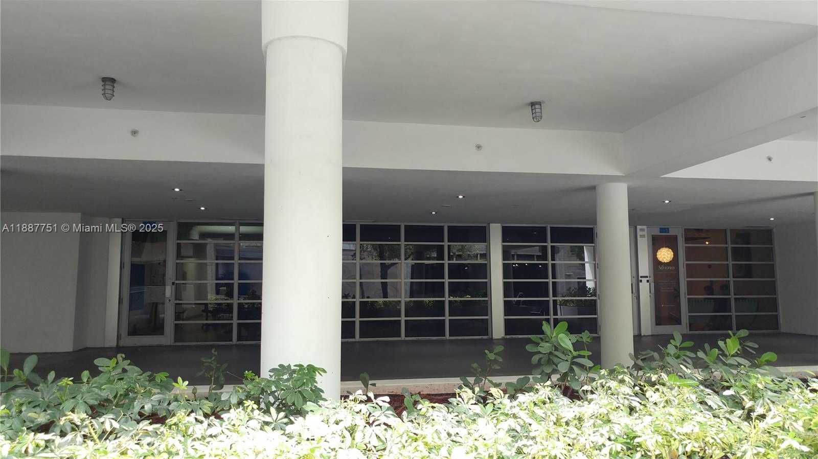 Small Image of Miami Number 3