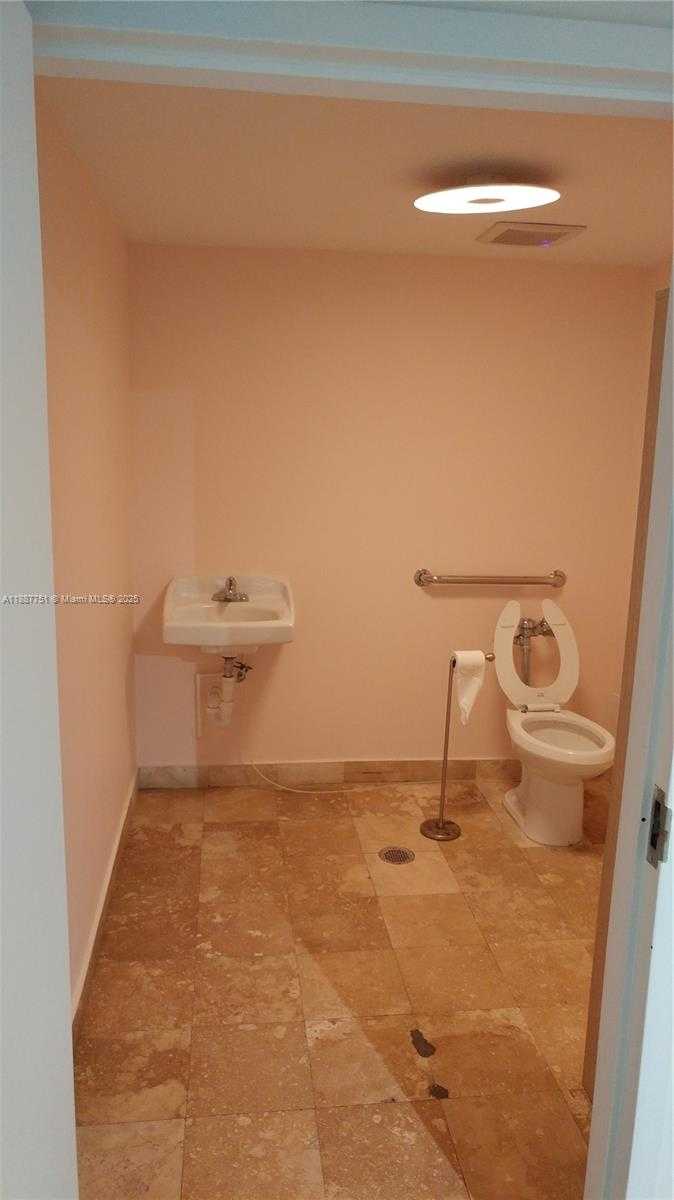 Small Image of Miami Number 6