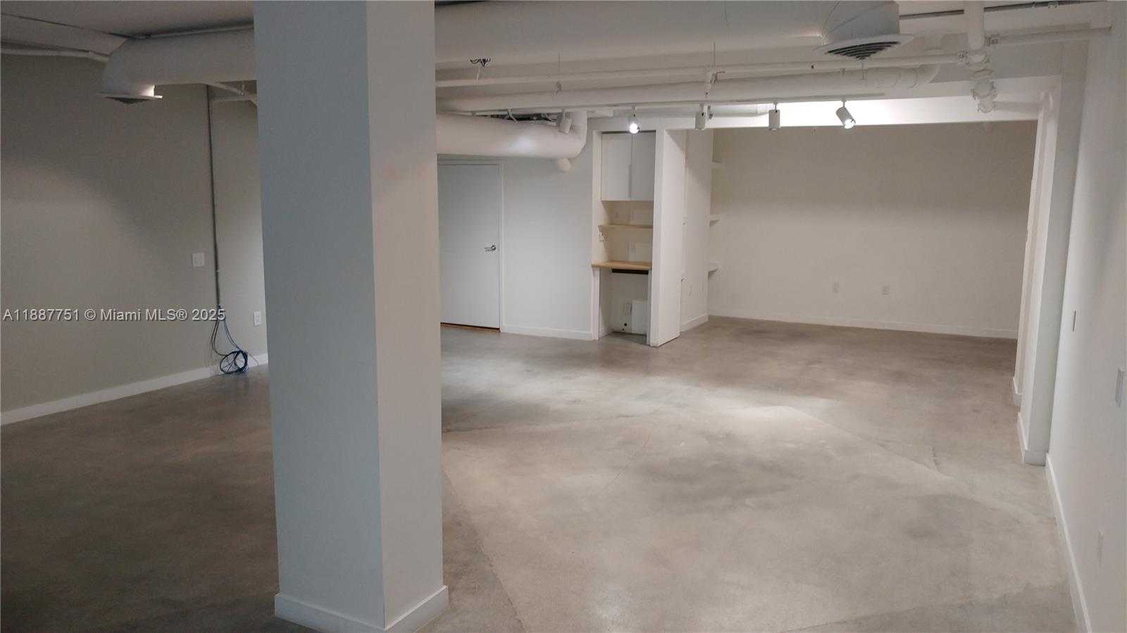 Small Image of Miami Number 8