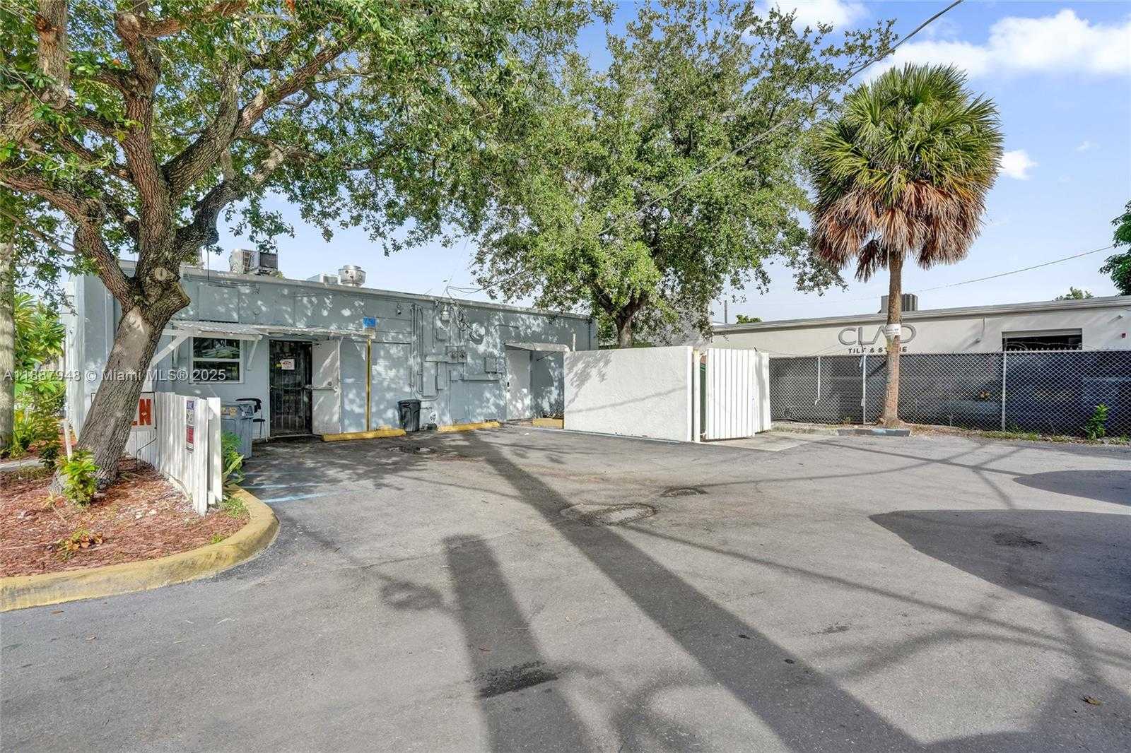 Small Image of 1100 NORTH EAST 4TH AVE #1-2, Fort Lauderdale Number 3