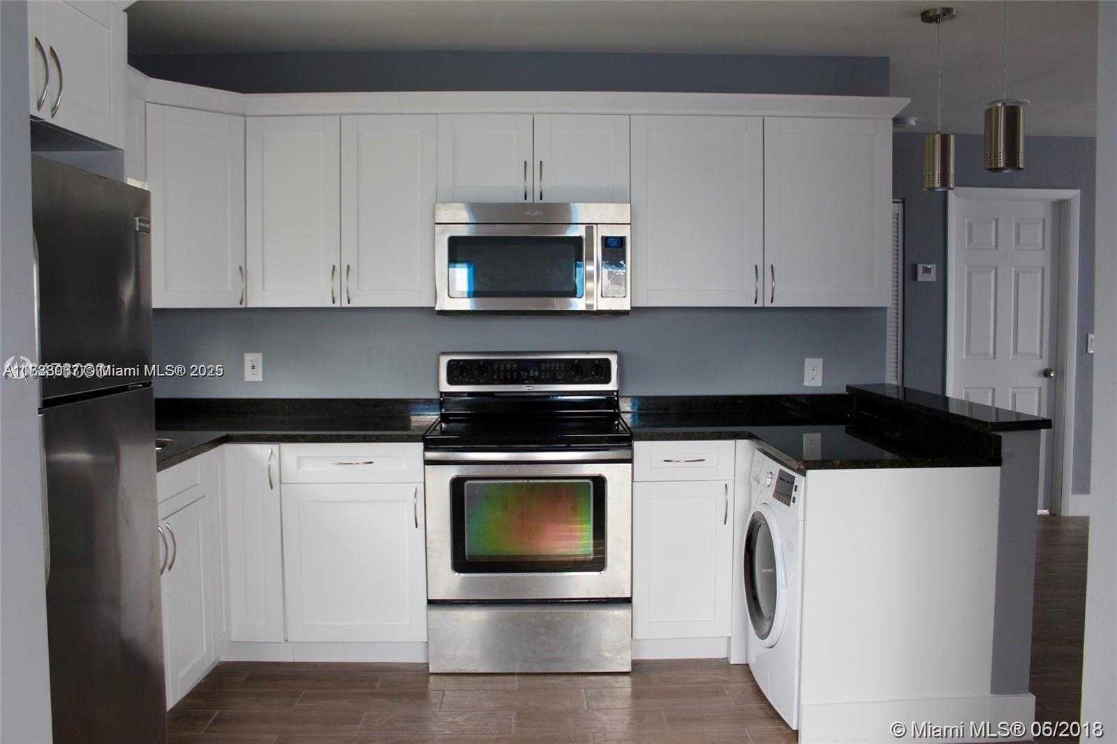 Small Image of 107 WEST PEMBROKE RD, Hallandale Beach Number 4