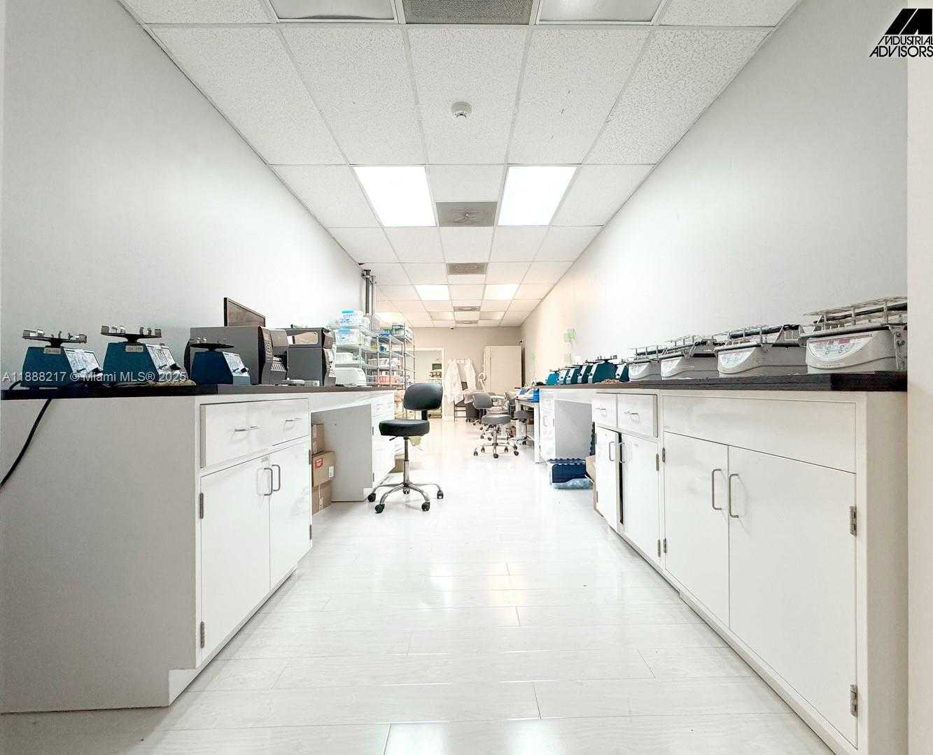 Small Image of 4131 SOUTH WEST 47TH AVE #1407-1408, Davie Number 11