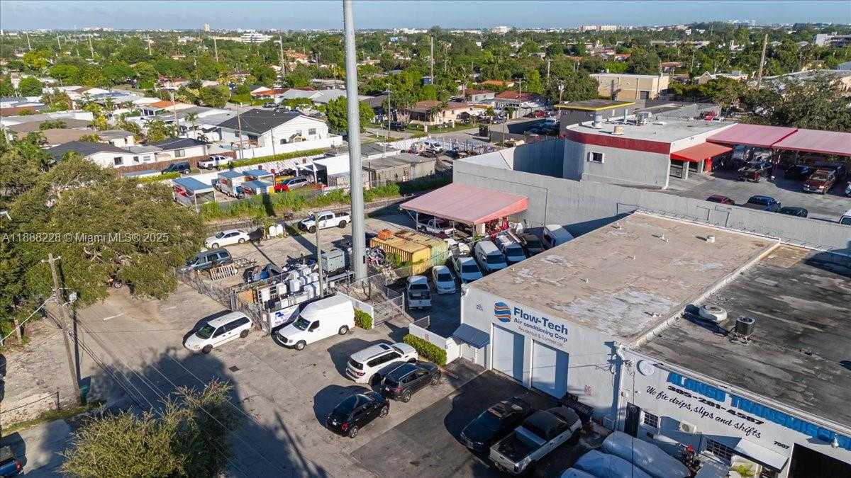 Small Image of 7021 SOUTH WEST 13TH TER, Miami Number 11