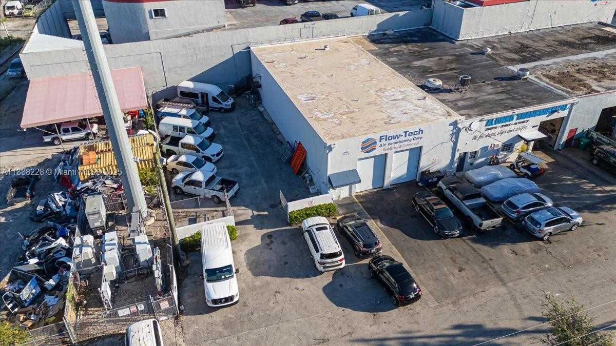 Small Image of 7021 SOUTH WEST 13TH TER, Miami Number 12