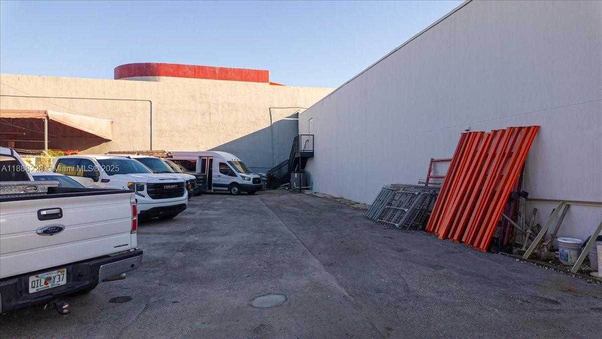 Small Image of 7021 SOUTH WEST 13TH TER, Miami Number 13