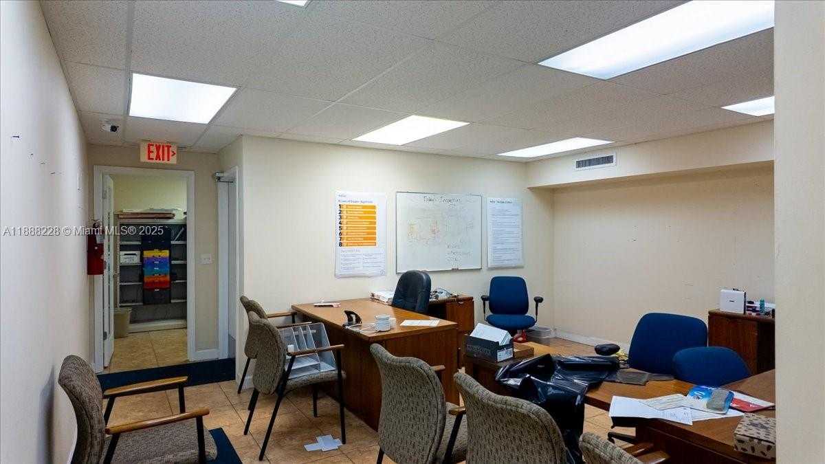 Small Image of 7021 SOUTH WEST 13TH TER, Miami Number 25