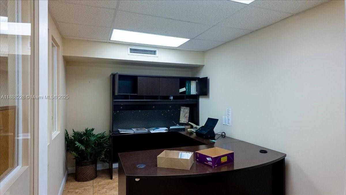 Small Image of 7021 SOUTH WEST 13TH TER, Miami Number 26