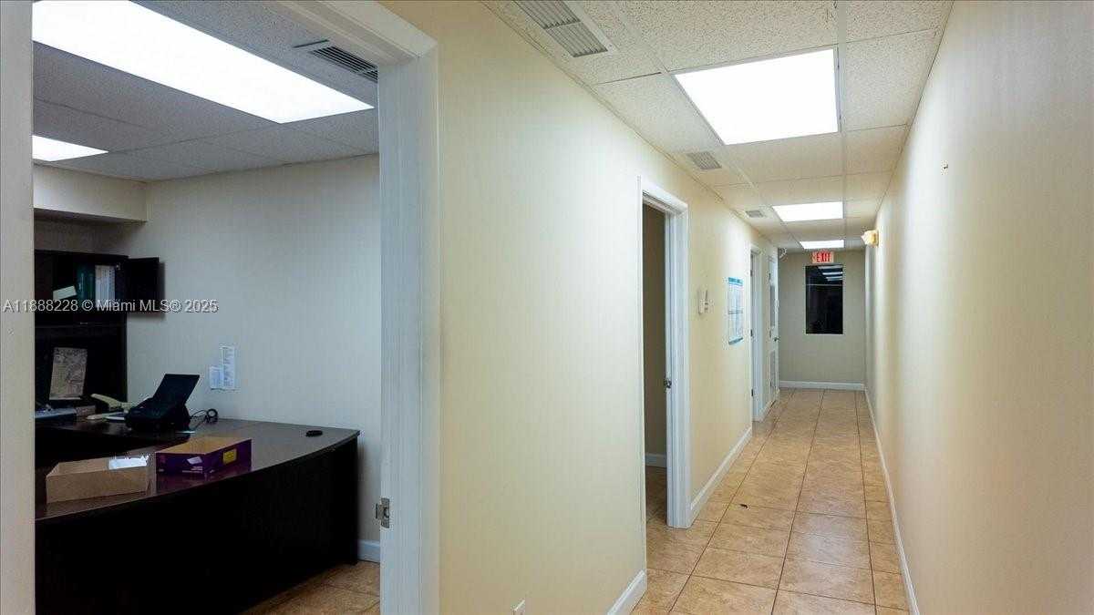 Small Image of 7021 SOUTH WEST 13TH TER, Miami Number 27