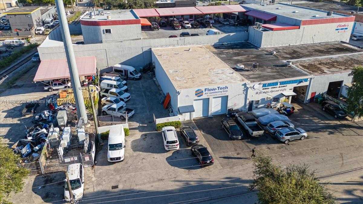 Small Image of 7021 SOUTH WEST 13TH TER, Miami Number 4