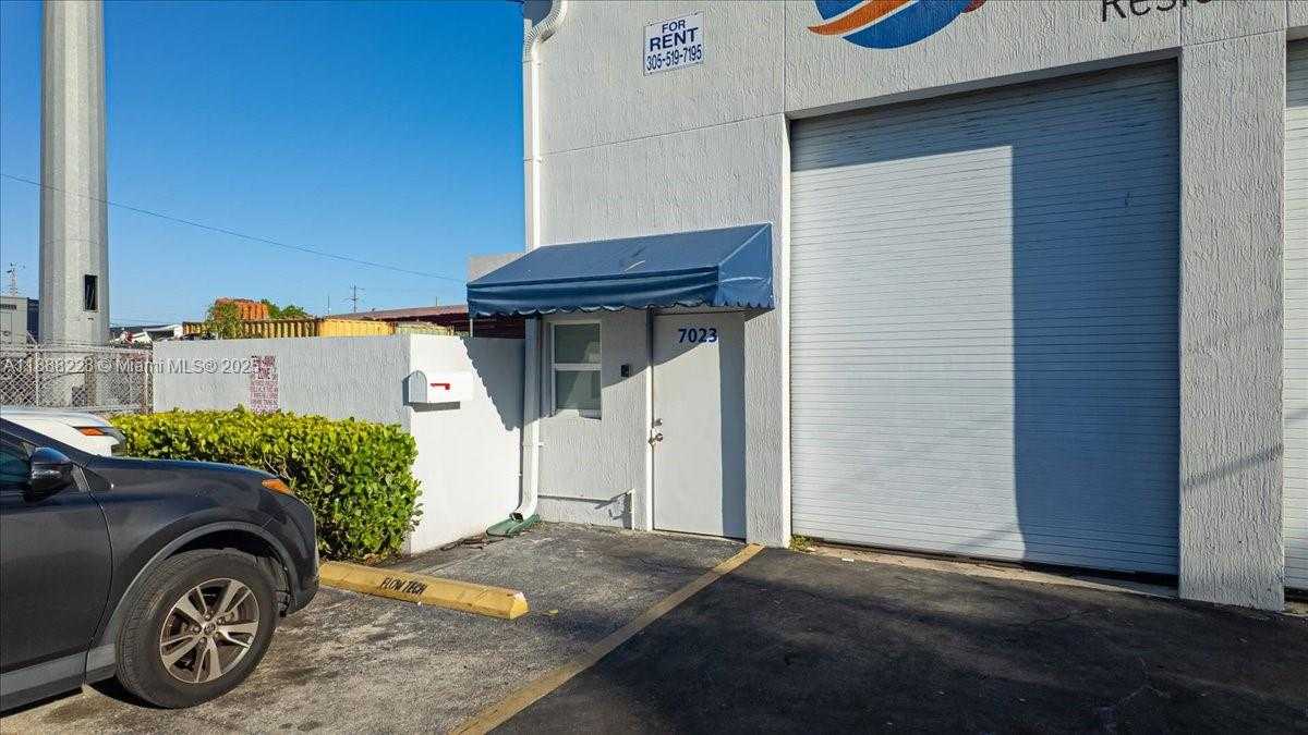 Small Image of 7021 SOUTH WEST 13TH TER, Miami Number 8