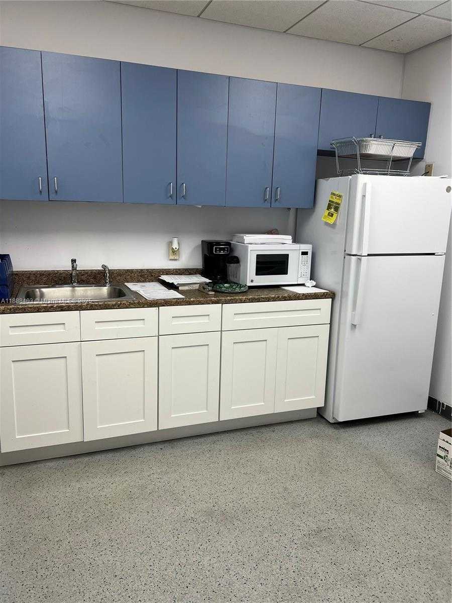 Small Image of 7208 NORTH WEST 72ND AVE, Miami Number 2