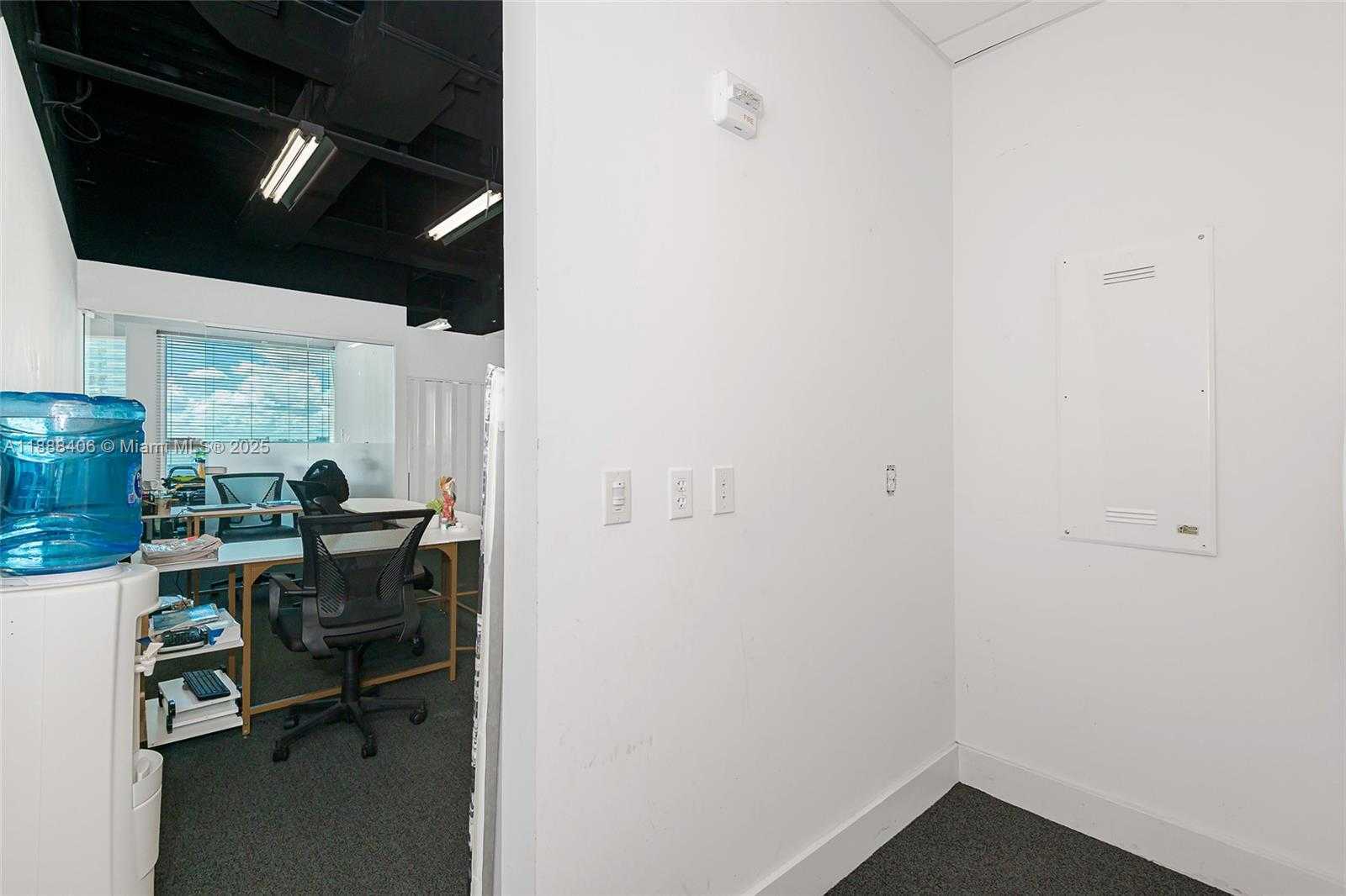 Small Image of 175 SE 7th St, Miami, FL 33131, USA Number 2