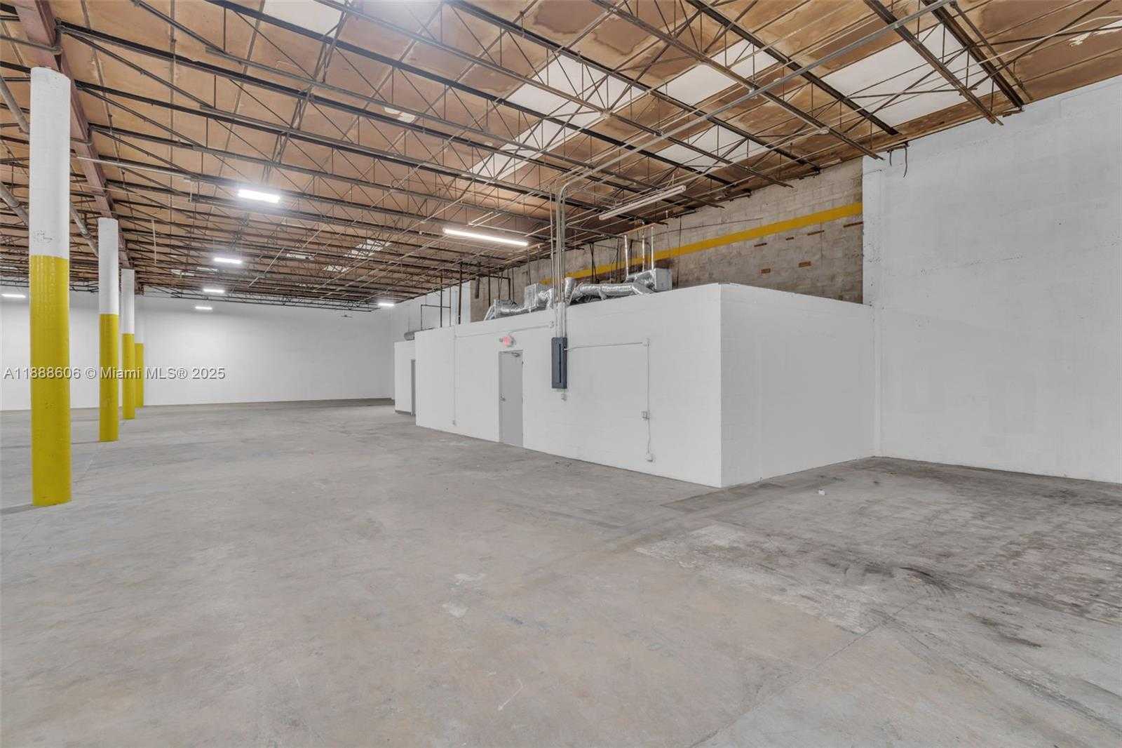 Small Image of 333 WEST 75TH PL #1D, Hialeah Number 3
