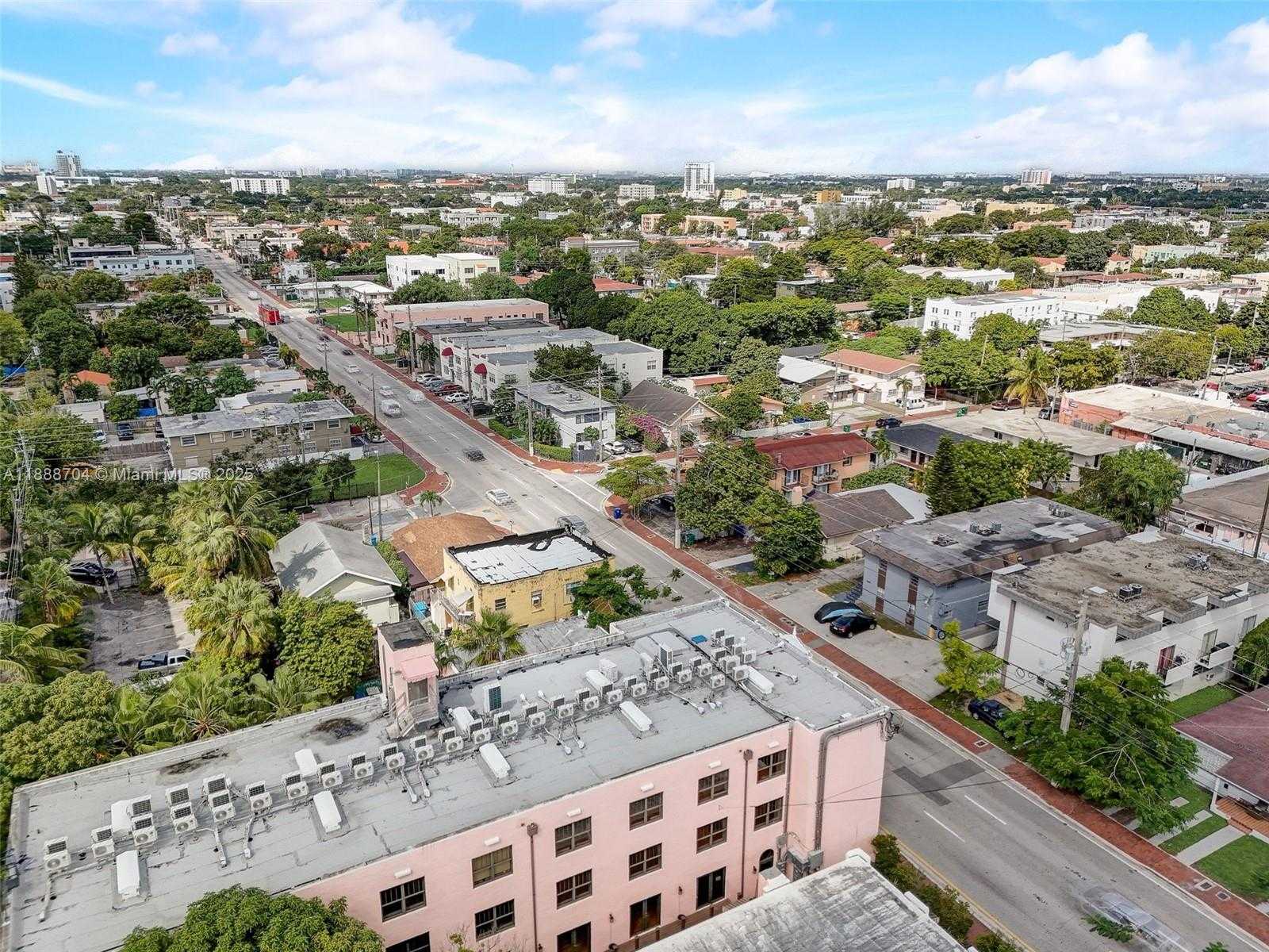 Small Image of 1553 SOUTH WEST 7TH ST, Miami Number 4