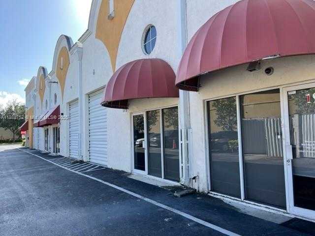 Small Image of 13860 SOUTH WEST 143RD CT, Miami Number 3