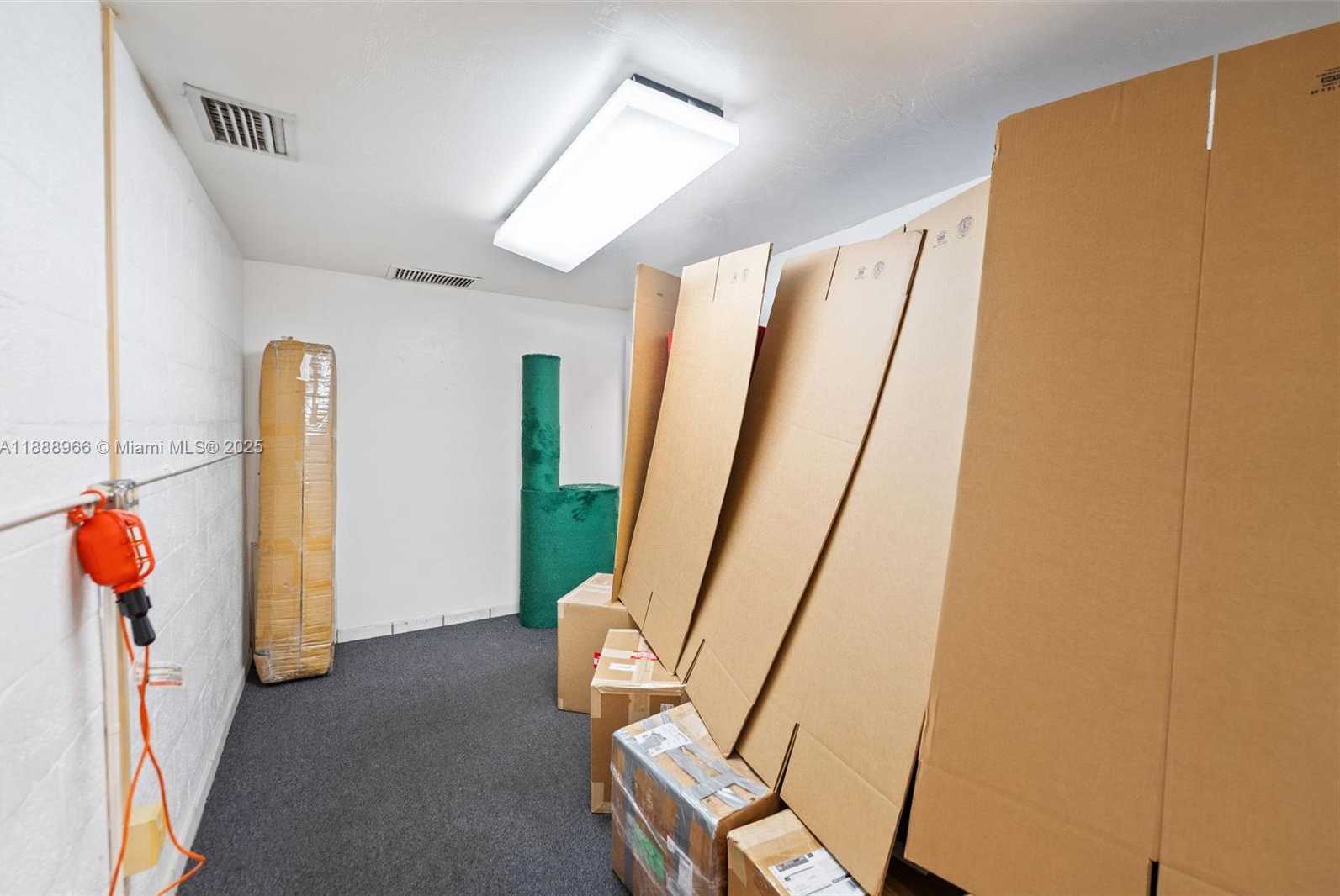 Small Image of 13828 SOUTH WEST 142ND AVE #13828, Miami Number 14