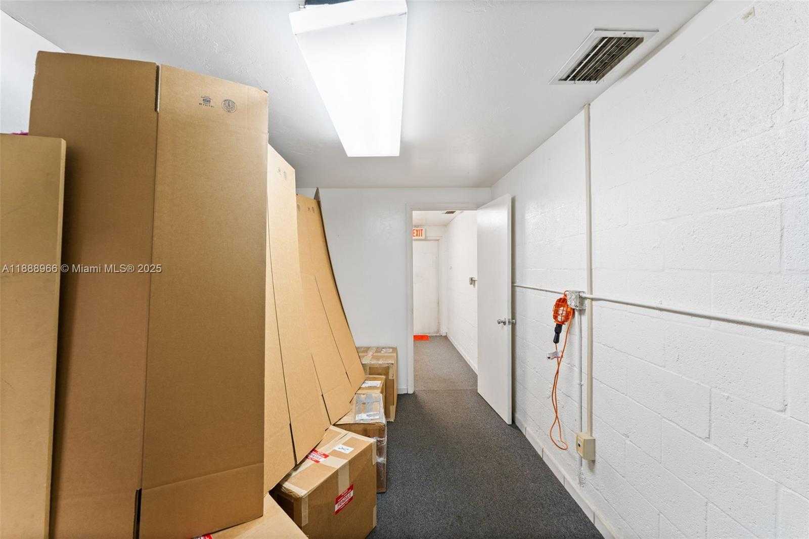 Small Image of 13828 SOUTH WEST 142ND AVE #13828, Miami Number 16