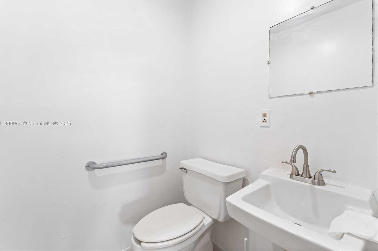 Small Image of 13828 SOUTH WEST 142ND AVE #13828, Miami Number 18