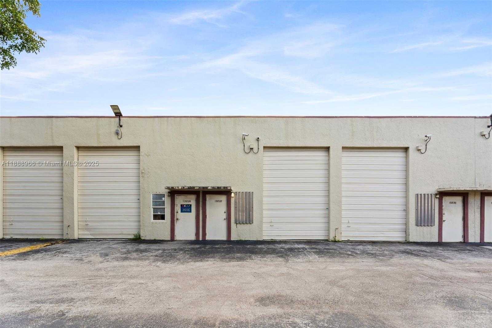 Small Image of 13828 SOUTH WEST 142ND AVE #13828, Miami Number 4