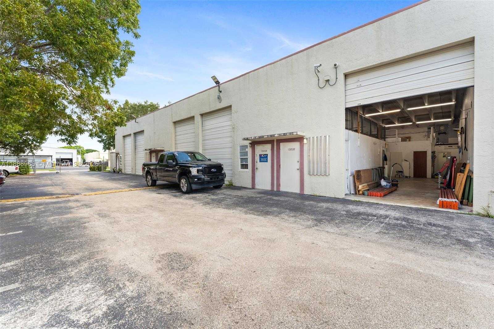 Small Image of 13828 SOUTH WEST 142ND AVE #13828, Miami Number 5