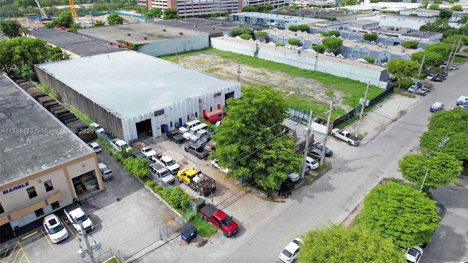 Small Image of 8230 NORTH WEST 56TH ST, Doral Number 15